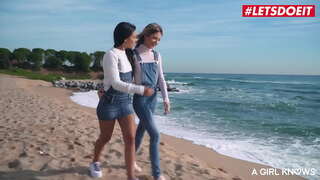 LETSDOEIT - #Apolonia Lapiedra - Sexede Piger Er Vilde med Deres Nye Hus