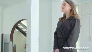 Ruso Brown ang buhok Evelina Darling may kanya-kanyang sexiest itim na lingerie upang akitin sa masama ang kanyang mga nangingibabaw na malaking titi magkasintahan sa sensual puwetan pagkilos! Pagdila ng pwet, pinutukan sa mukha &amp;amp; higit pang mga! Buong mag-Flick &amp;amp; 1000s Higit pa sa Private.com!