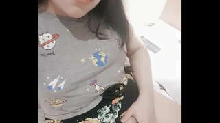 Sluty żagħżagħ rekords tal-vidjo għall-tagħha anzjani