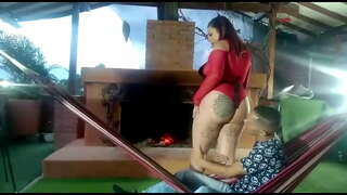 ฉันห่างไปที่บริการของโรงแรมเพราะแฟนของผมทิ้งให้ฉันรอดูว่า culiada อยู่ในเตาผิงและอยู่ใน amaca กับ lustylatinasex