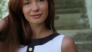 Napakarilag Europeo kabataan Carolizi lokohan sa paligid ng sa labas