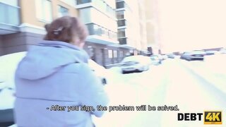 DEBT4K. Calibri Malaika bartender hawezi kupata fedha lakini anaweza kutumia yake ya ngono hirizi