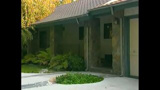 เตี้ยวผมเด็กสาวครางอาเธอร์รึในขณะที่ขี่ใหญ่งี่เง่าของเธอไอ้ตอนครั้งแรก